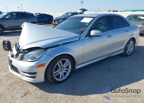 2013 Mercedes-Benz C 250 Sport from USA, damaged, VIN WDDGF4HB2DR301287